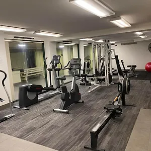 Apartment 2 Bed 2 Bath Luxury In Braddon - Free Heated Pool, Gym, Parking, Canberra